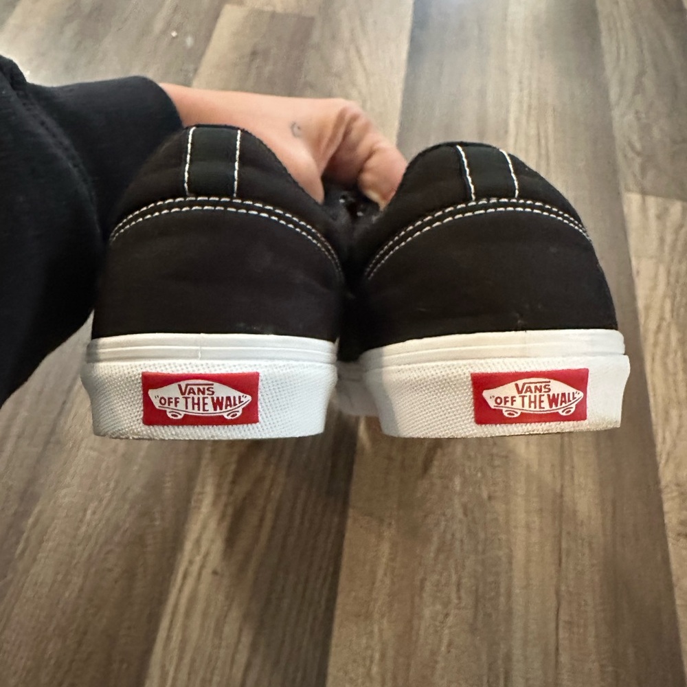 Vans Men's or Women’s Seldan Low Top Black Sneakers - Picture 5 of 12